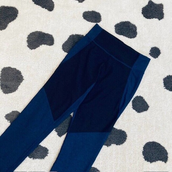 Outdoor Voices $85 Womens XS Blue Black 3/4 Two Tone Warmup Legging Active Pants - Picture 6 of 12